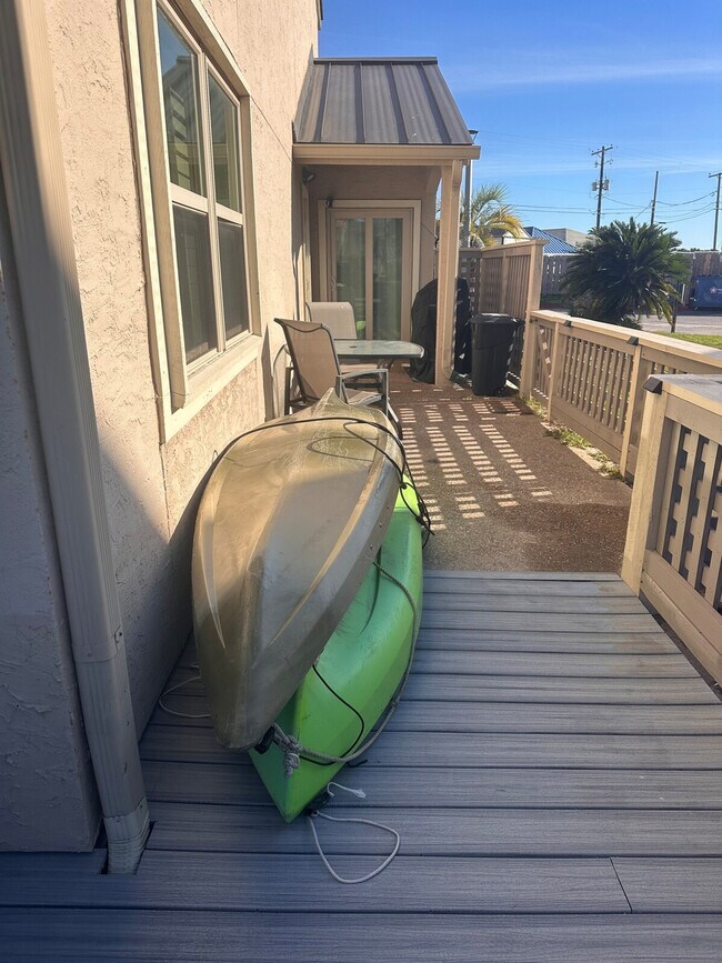 Building Photo - 1902 Bayhouse Dr