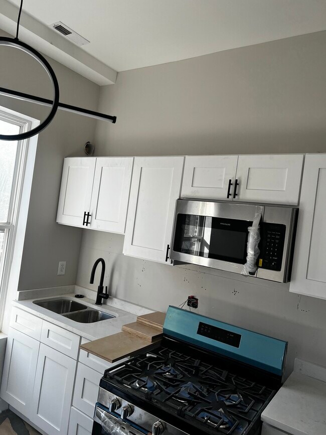 Foto del edificio - 5910 S Michigan Ave