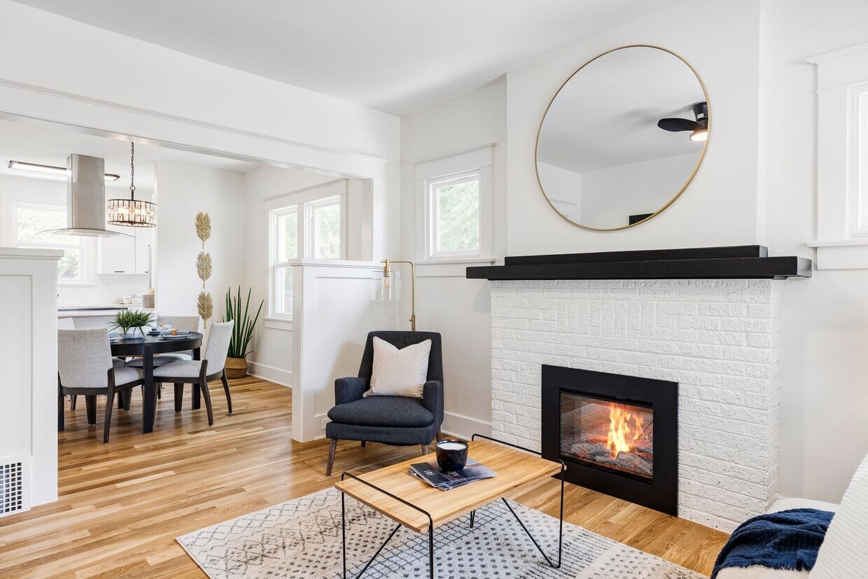 Primary Photo - Private Duplex