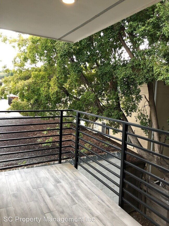 Foto del edificio - 1240 Holly St