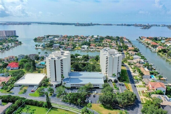 Foto del edificio - 5950 Pelican Bay Plaza S