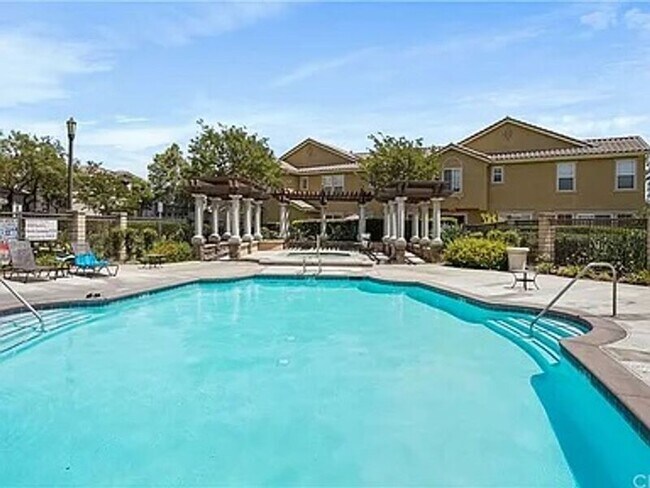 Foto del edificio - 11450 Church St