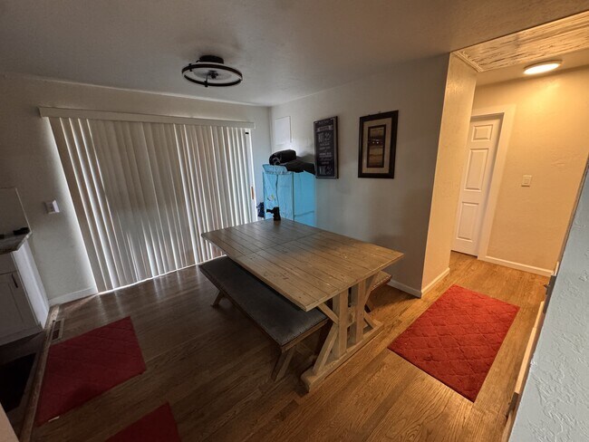 Foto del edificio - 2528 14th Ave Ct