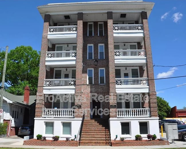 Building Photo - 112 W 39th St