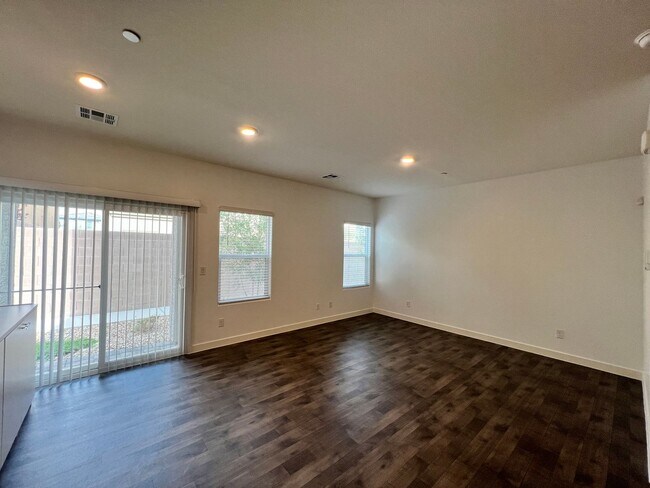 Building Photo - 12743 Epperly St