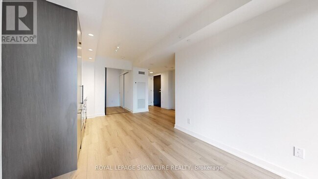 Photo du bâtiment - 5 Lakeview Ave