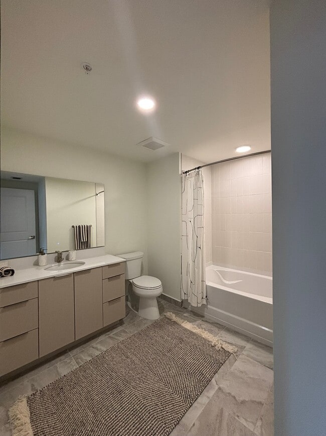 Building Photo - 221 NE 26th Ter