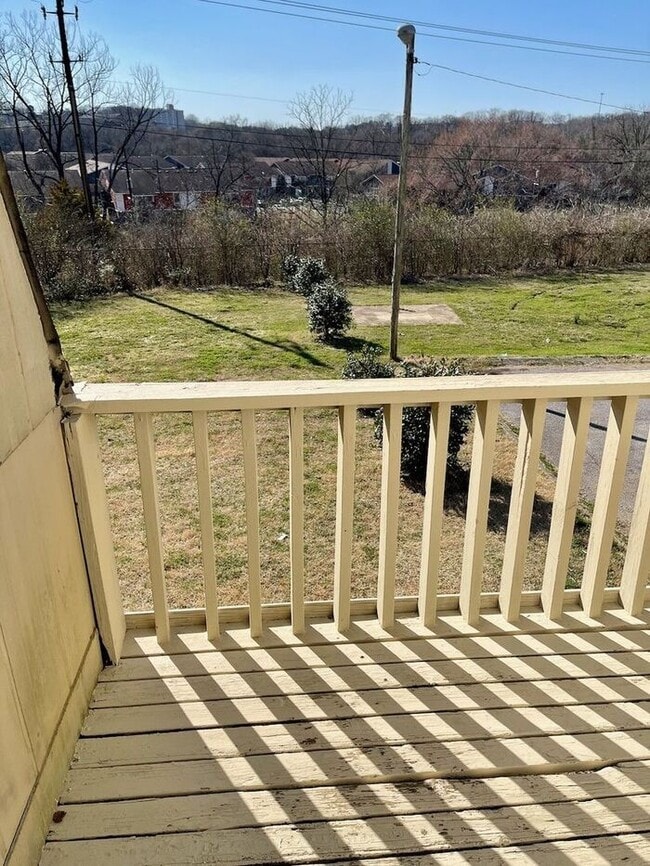 Foto del edificio - Cute and Convenient  South Nashville Townhouse near BNA and Woodbine - Renovated