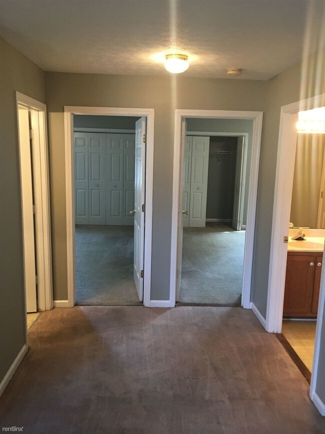 Building Photo - 2 br, 1.5 bath Apartment - 100 Amy Ave Apt. 2