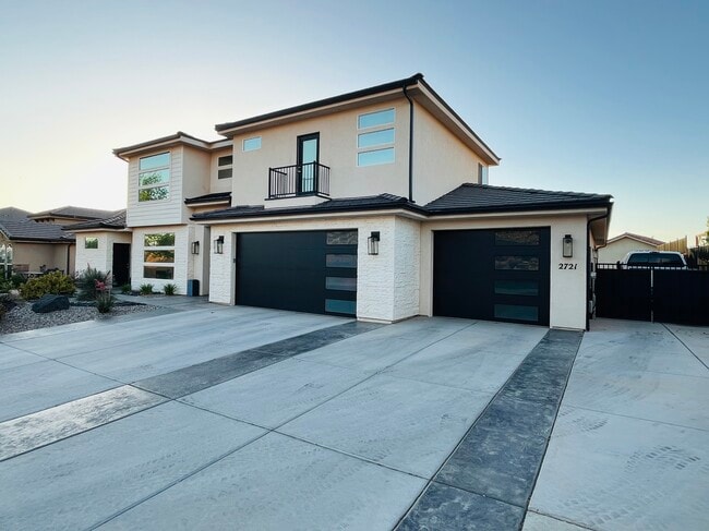 Foto del edificio - 2721 Hazel Dr