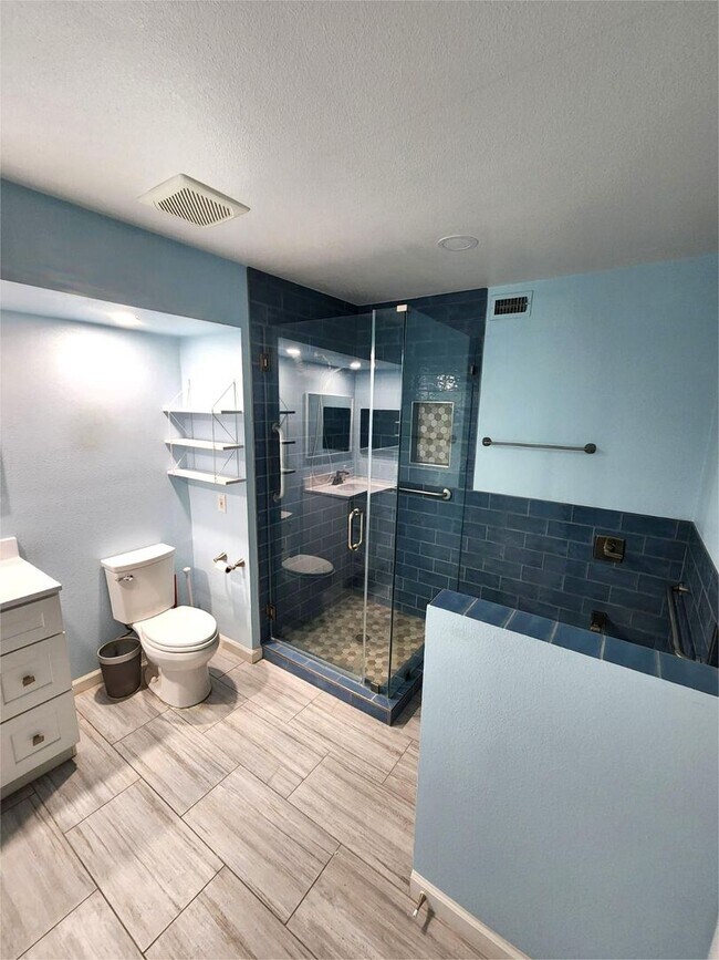 Foto del edificio - Updated 3 Beds, 2 Baths, 1,720 Sq Ft Home ...
