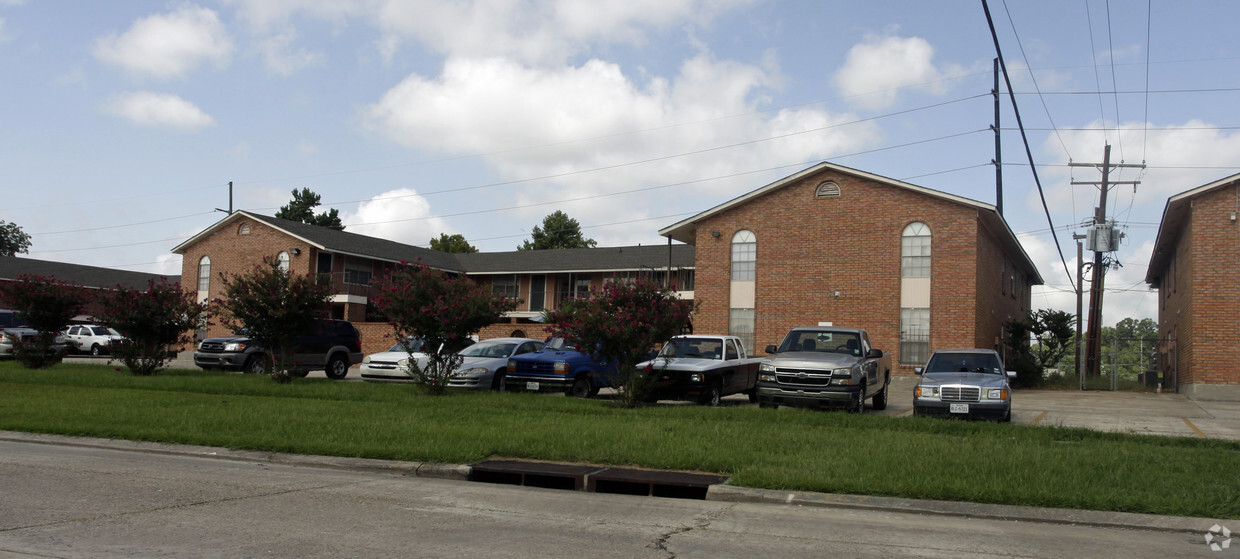 Building Photo - Georgetown Apartments