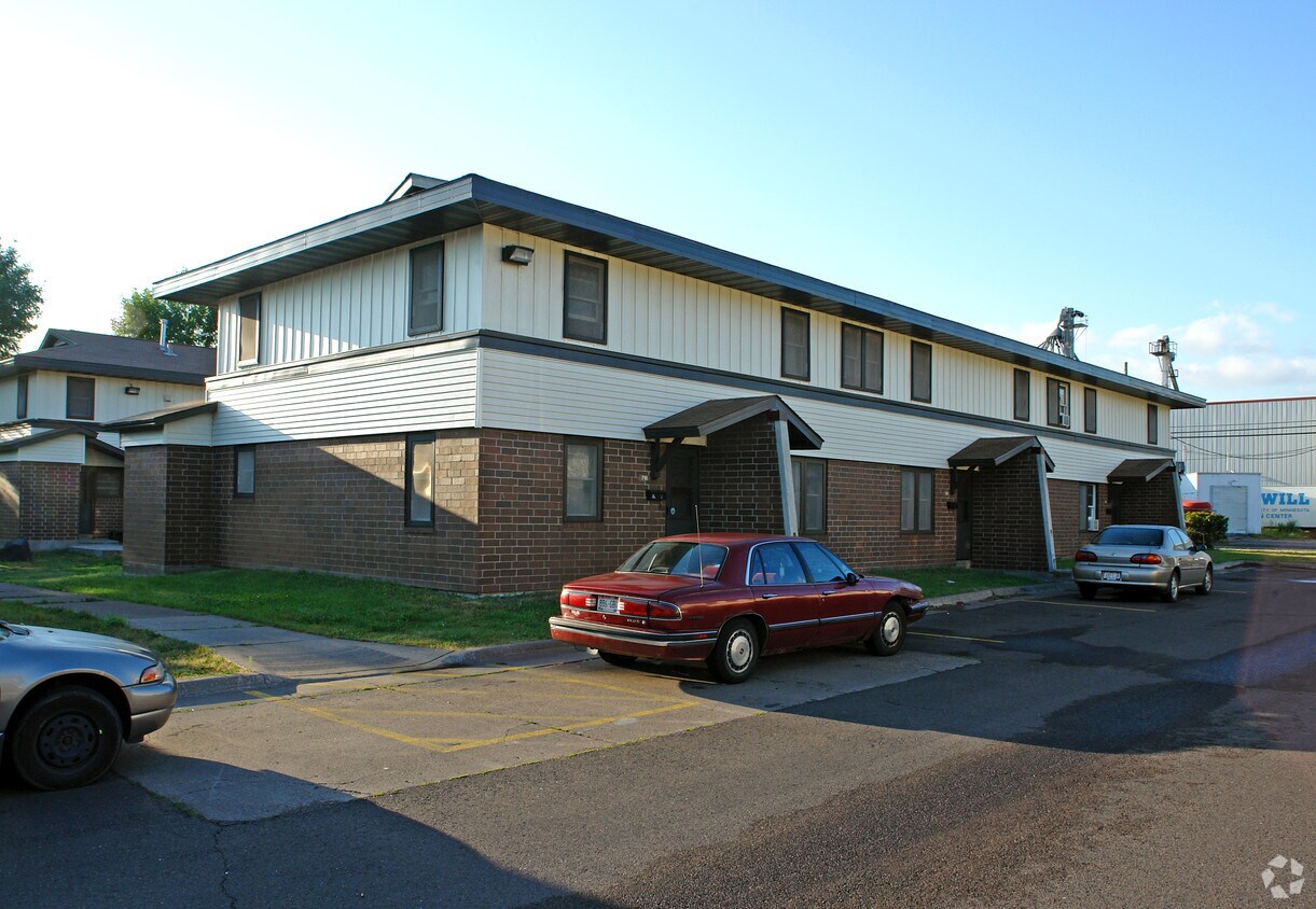 Primary Photo - 718-728 Bridge Ave
