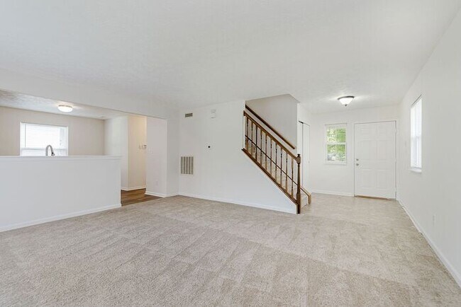 Building Photo - Perfect Family Home