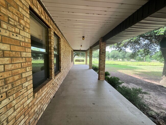 Building Photo - 950 Co Rd 4413