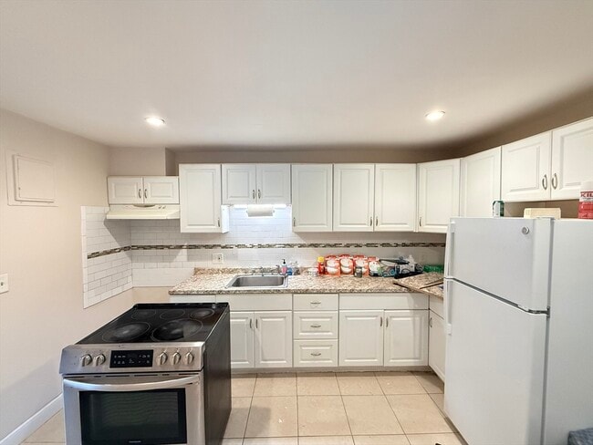 Building Photo - 5 Oakland St