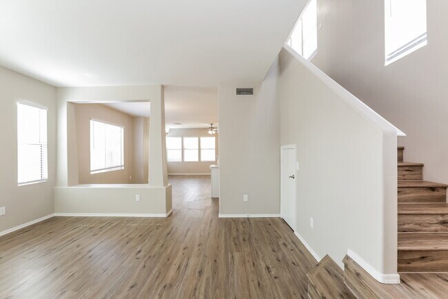 Building Photo - 3929 W Irwin Ave