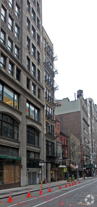 Building Photo - 23 E 20th St
