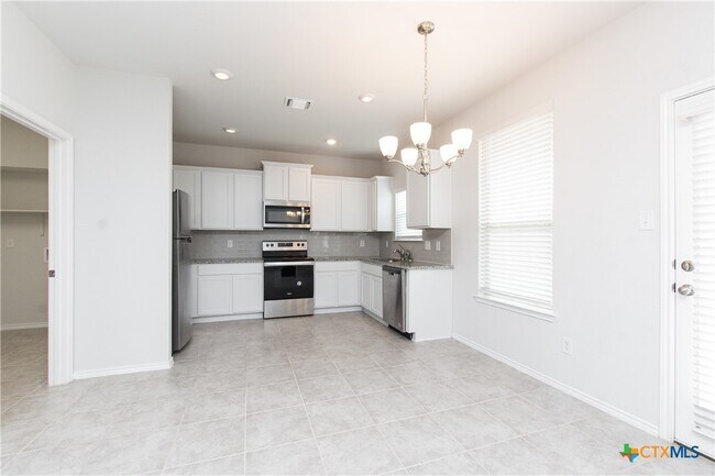 Building Photo - 2033 Mallard Ct