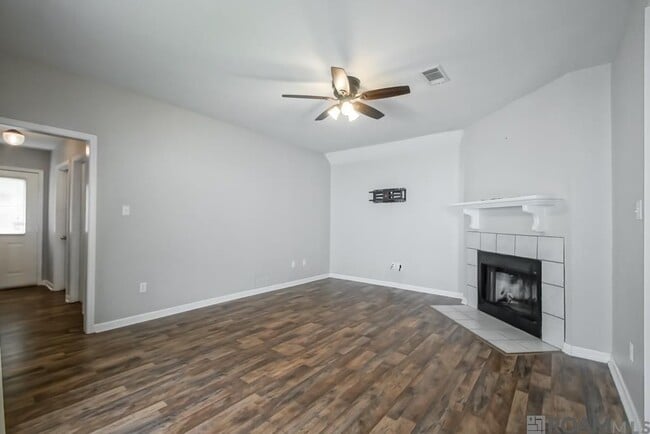 Building Photo - 3437 Myrtle Grove Dr
