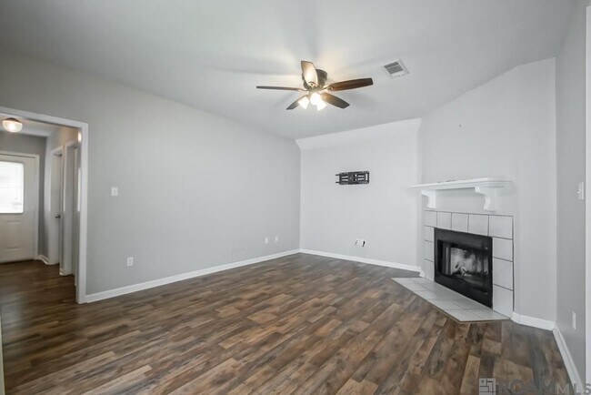 Foto del edificio - 3437 Myrtle Grove Dr