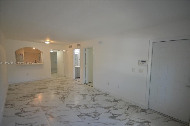 Foto del edificio - 1241 SE 29th St