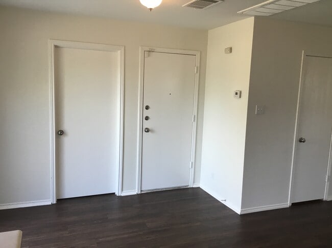 Building Photo - 3500 Banda Lane