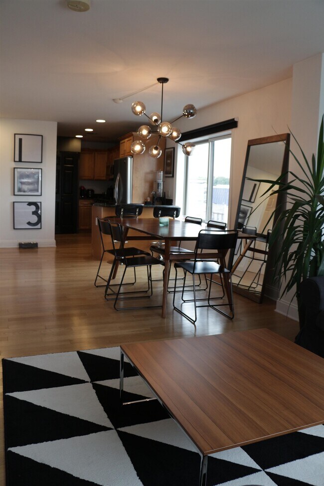 Foto del edificio - 5509 Madison St