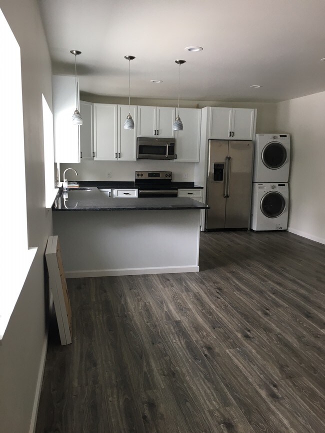 Kitchen - 118 S Fellowship Rd