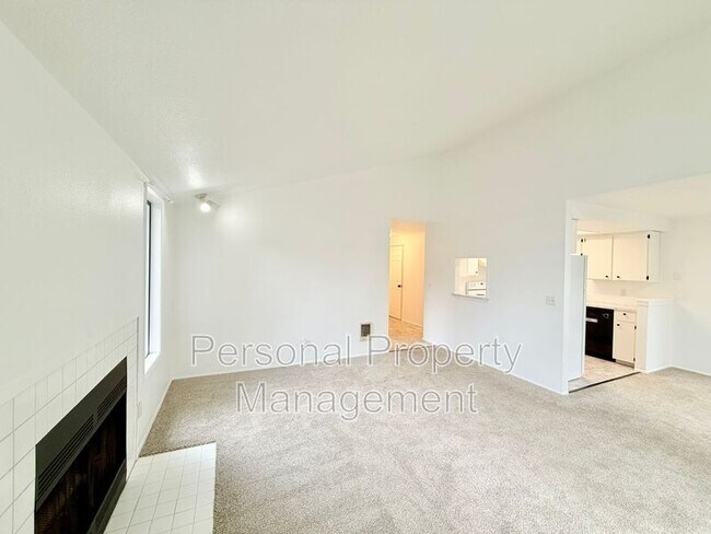 Building Photo - 1410 NE 72nd St