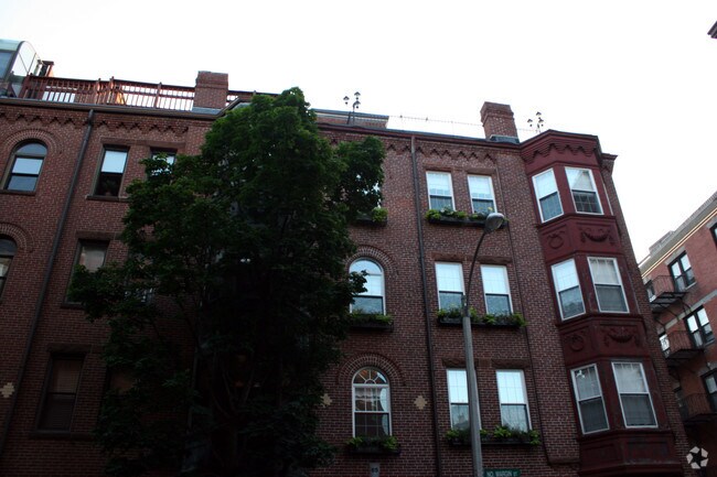 Building Photo - 65 N Margin St