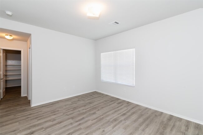 Building Photo - 18635 Bell Ravine Dr