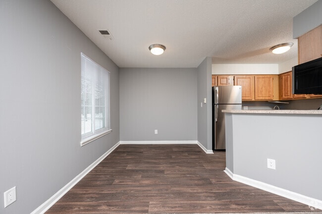 White Oak - Dining Room - Oak Lake at Crooked Creek