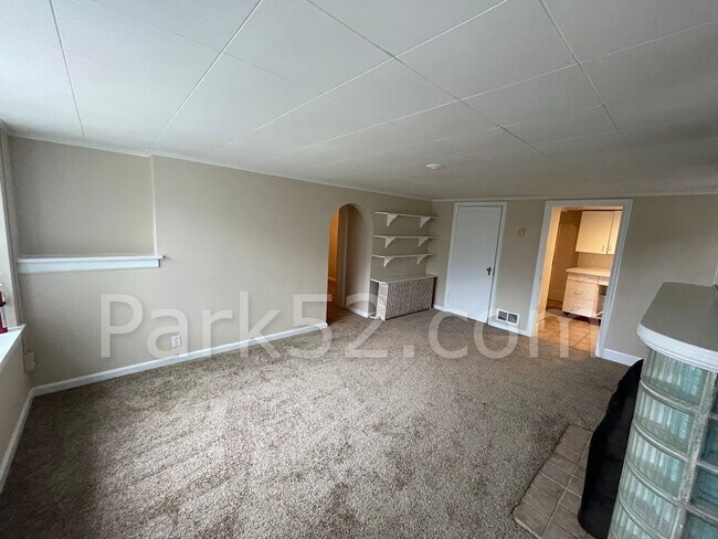 Foto del edificio - North Tacoma Ground Floor Apartment -1 Bed 1 Bath 406 1/2 N 6th St Tacoma