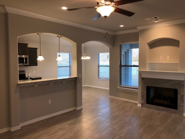 Building Photo - 4192 W Anthem Dr