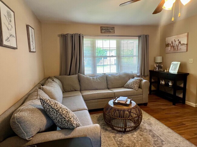 Foto del edificio - 369 Woodbridge Dr