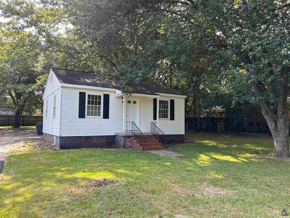 Primary Photo - 644 Pine Ridge St