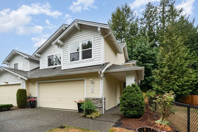 Building Photo - Townhouse available in lynnwood