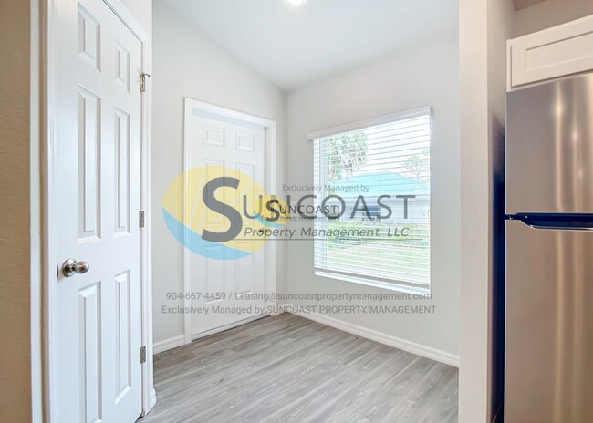 Foto del edificio - 10388 Pendleton Ave