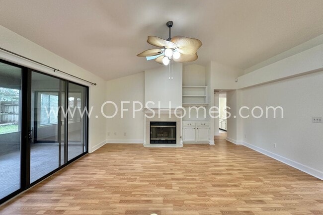 Building Photo - 3935 Balsam Dr