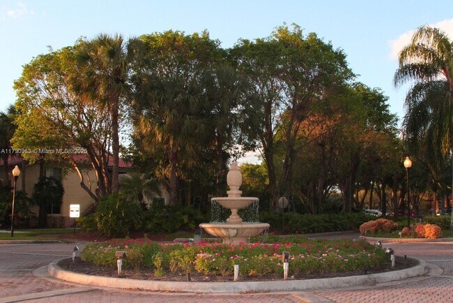 Foto del edificio - 10717 Cleary Blvd