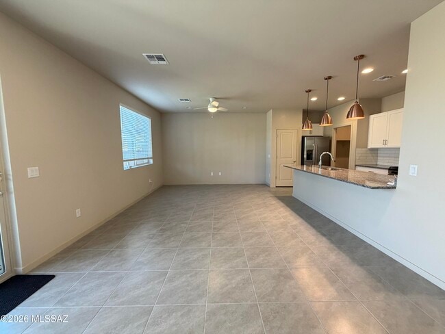 Building Photo - 8829 N Sherry Cervi Wy