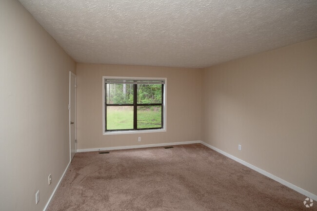 3 habitaciones, 2 baños, 1284 pies cuadrados - Lakehurst Apartments