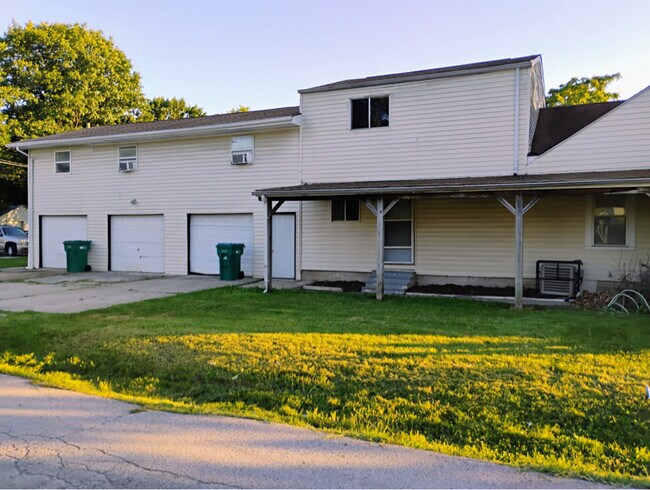 Foto del edificio - 3600 Falling Springs Rd