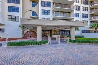 Building Photo - 3400 N Ocean Dr