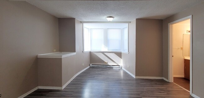 Building Photo - 316 Oneida St