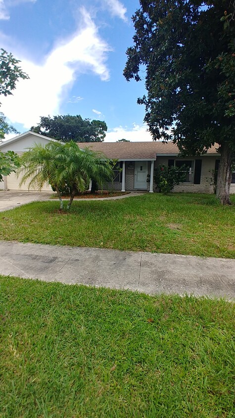 Foto principal - 2731 Moss Grove Blvd