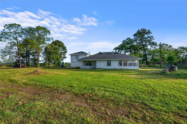 Foto del edificio - 36622 Tompkins Rd