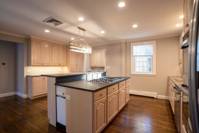 Foto del edificio - 36 Puddingstone Ln