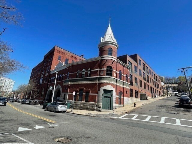 Foto principal - 251 Heath St